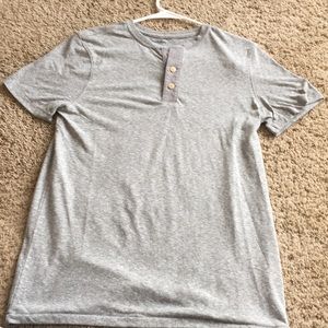 Never worn men’s S short sleeve t shirt